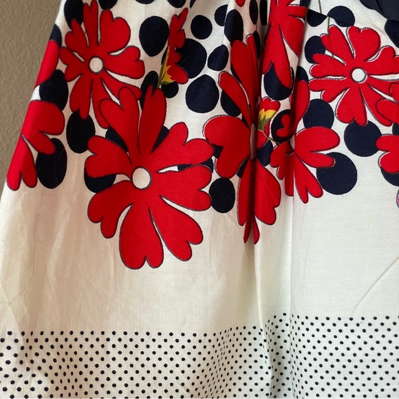 NWT Beautiful 1/2 Year Old Girls Floral Cotton Dress in Red, Blue and White. - Picture 9 of 16